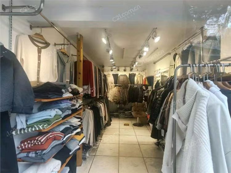 广场路正街店连屋1-3楼 47平米 158万 实际面积100平米 做店面出租