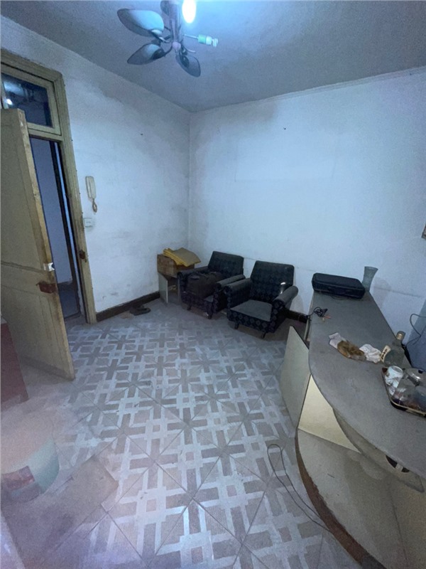 百东19号宿舍楼2楼 61平米 190万 不占名额