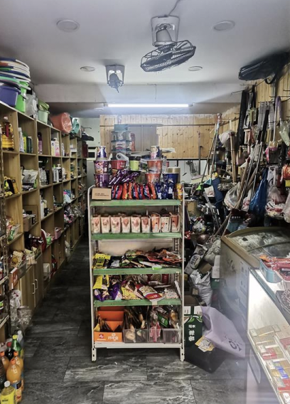 百东65号宿舍楼1楼 51平米 152万 正街店连屋