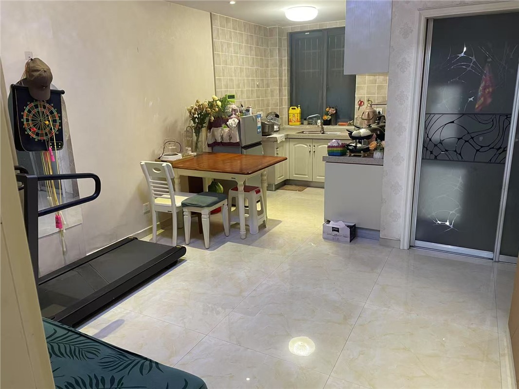 百榕电梯2楼 63平米 238万 不占名额