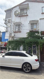 仓桥街正街 店连屋1-3楼 74平米 198万 2027名额 1楼做店面