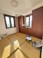 新世界广场7楼 带顶楼露台147平米 358万 小学不占 初中2028