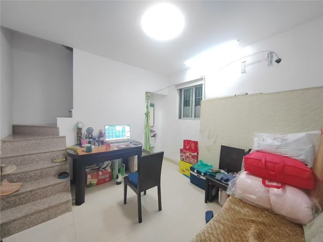 解北后巷落地房1-2楼两间一个产权，69平米产权面积 120平米实际面积 285万 小学不占 初中2028