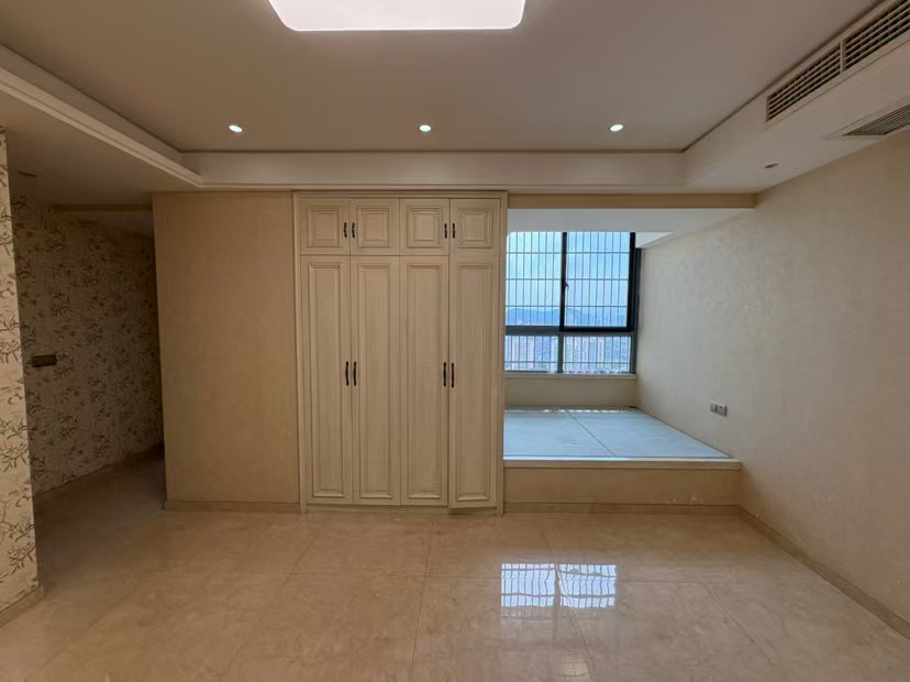 百榕28楼 87平米 215万 2028名额