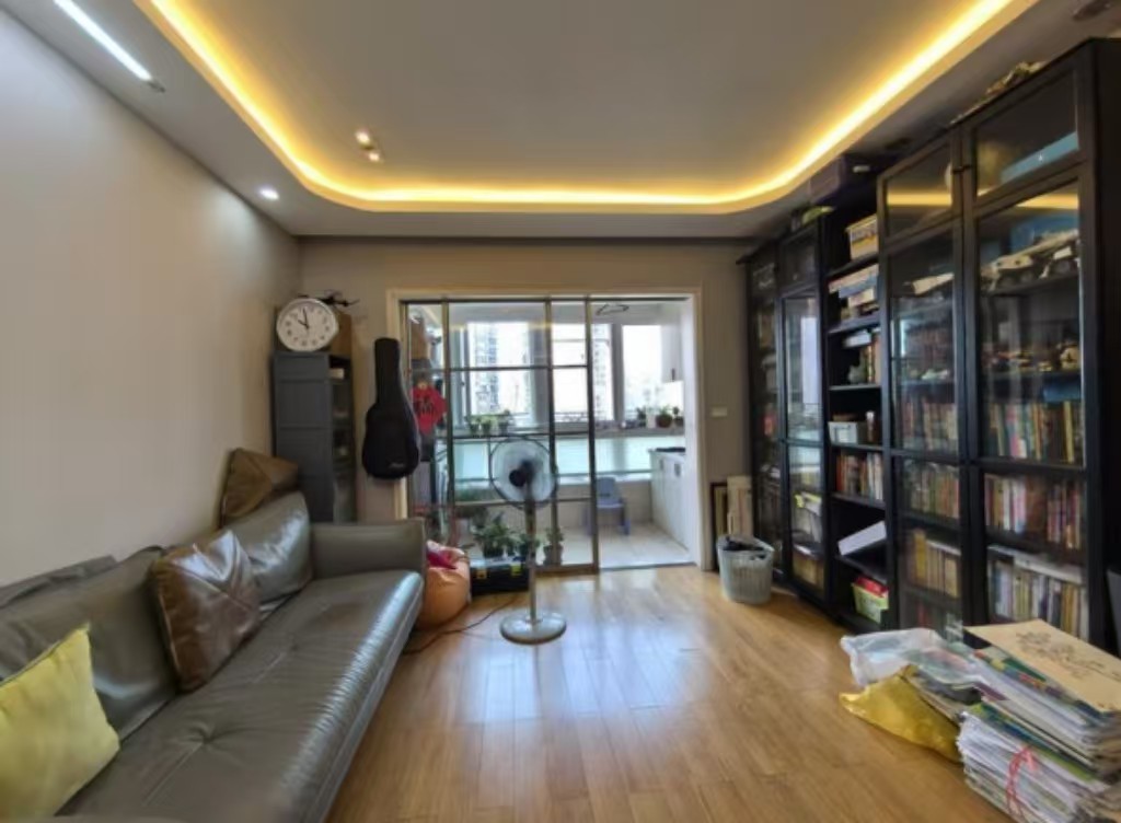 飞鹏14楼 80平米 226万 2027读书