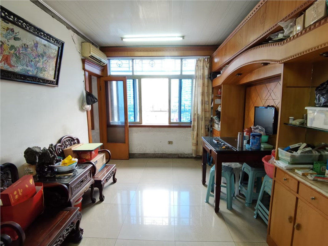 安平坊11号宿舍楼6楼 46.51平米 买一层送一层 实际90平米 149万