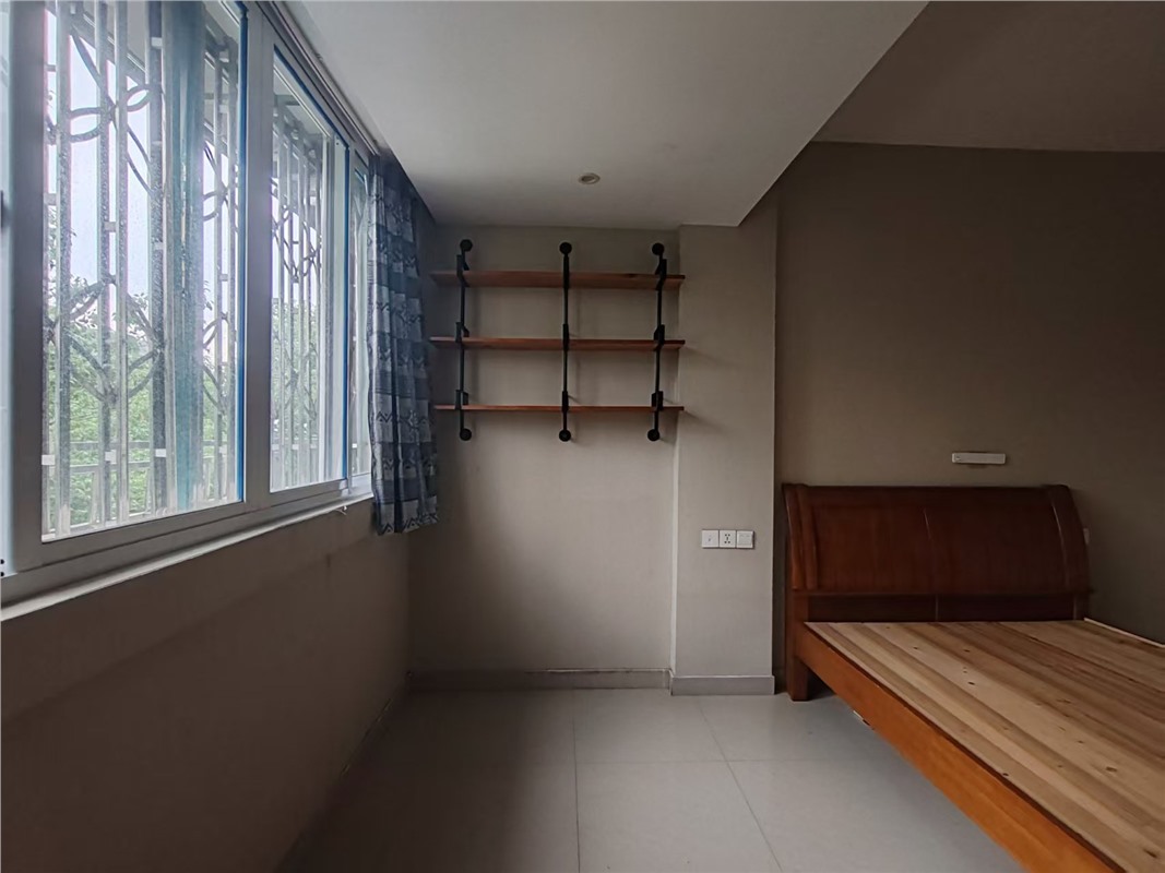 百榕1栋4楼 43平米 218万