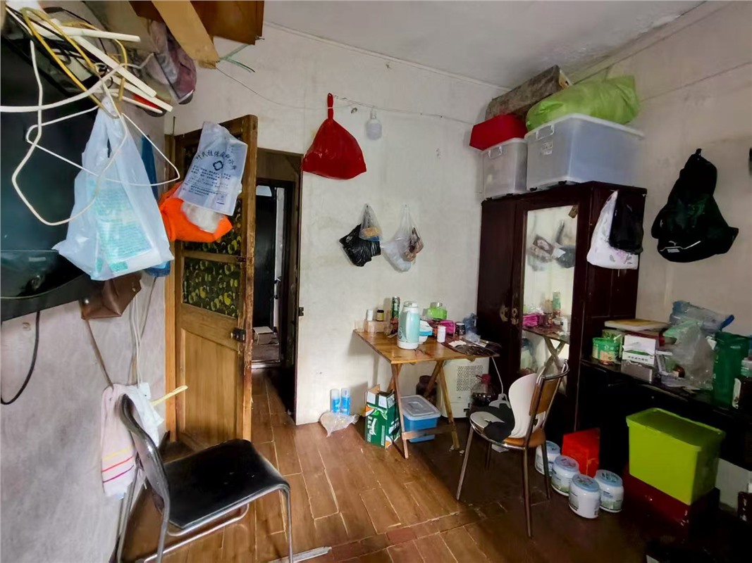 西公廨35号宿舍楼2楼 33平米 162万