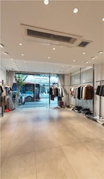 广场路正街店连屋年租22万 122平米 498万 初中小学都不占名额