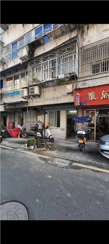 三官殿巷75号宿舍楼1楼 住宅做店面用 36平米125万