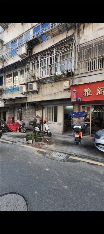 三官殿巷75号宿舍楼1楼 住宅做店面用 36平米145万