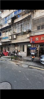 三官殿巷75号宿舍楼1楼 住宅做店面用 36平米125万