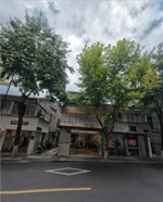 广场路正街店连屋年租22万 122平米 498万 初中小学都不占名额
