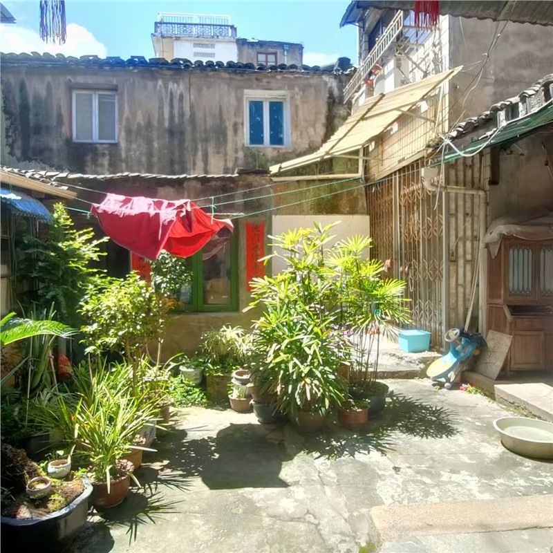 卷索5号大院内落地房1-3楼 100平米 203万 不占名额