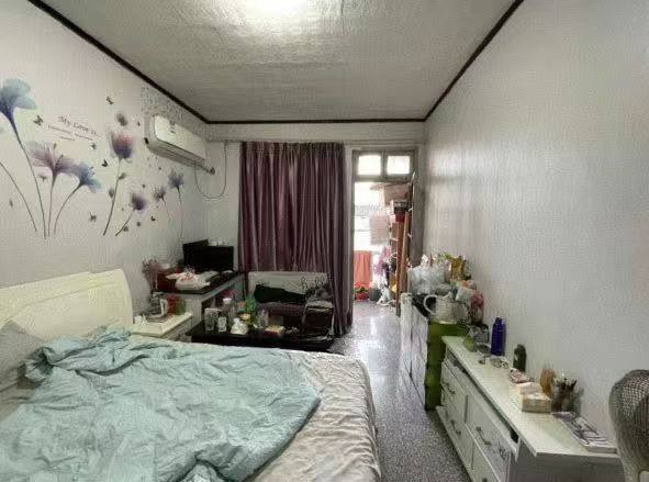 百东39号宿舍楼3楼 50.5平米 139万