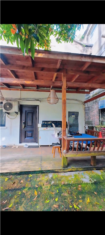 东公廨35号大院内 1-2楼落地房 64平米 268万 带100平米共用院子