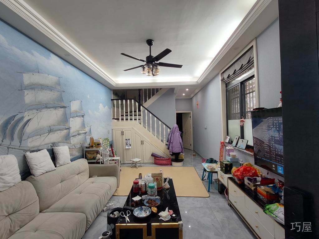 广场后巷13号大院内 落地房3层 89平米 338万 小学不占 初中2027