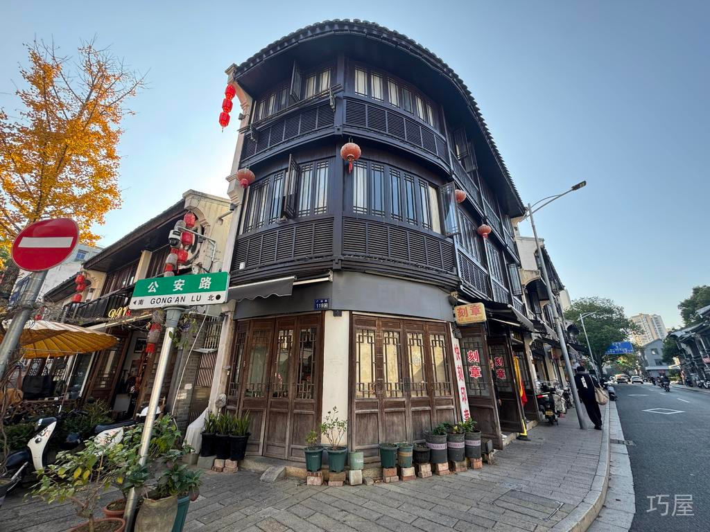 广场路正街拐角店连屋1-3楼 59.5平米 208万