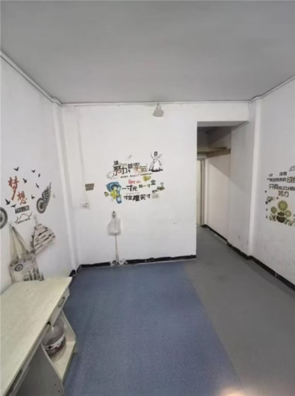 鼓楼商厦5楼 47平米88万