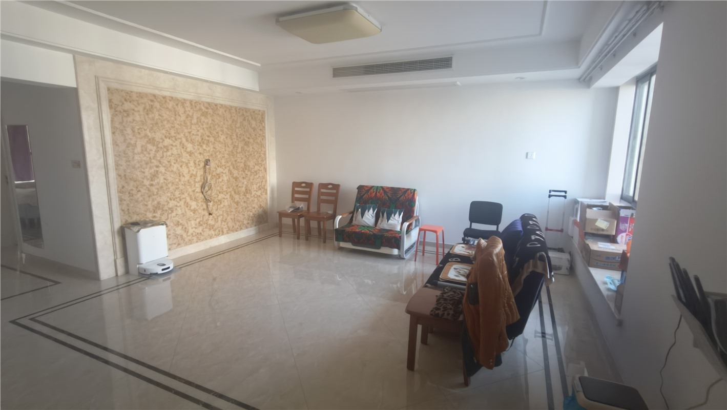 百榕13楼 126平米 280万 不占名额