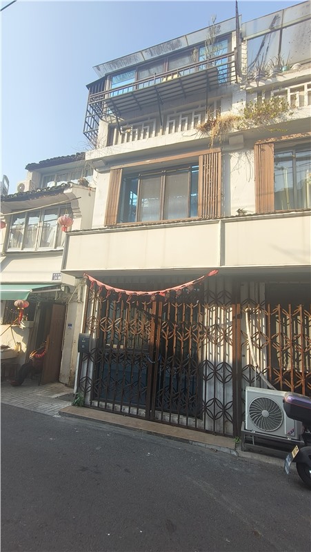 嘉会里30号落地房1-3楼 71平米 212万 不占名额