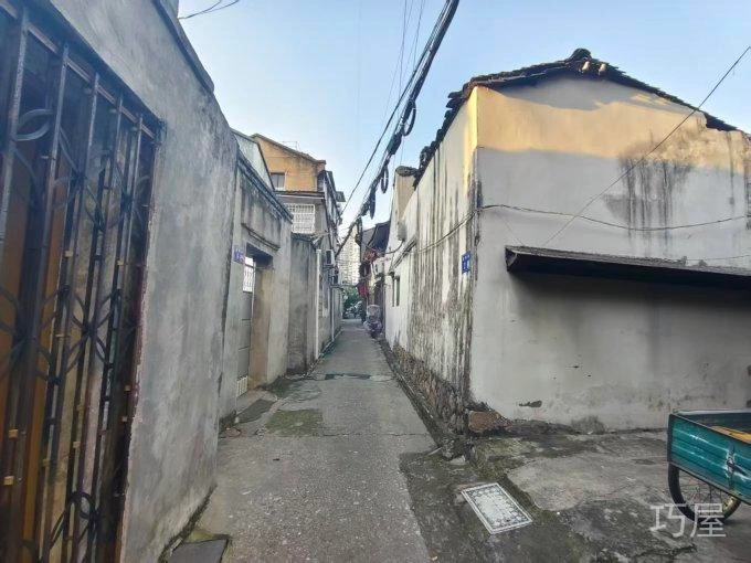 道俗巷落地房1-2楼 43平米 105万