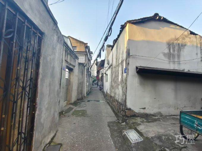 道俗巷落地房1-2楼 43平米 125万