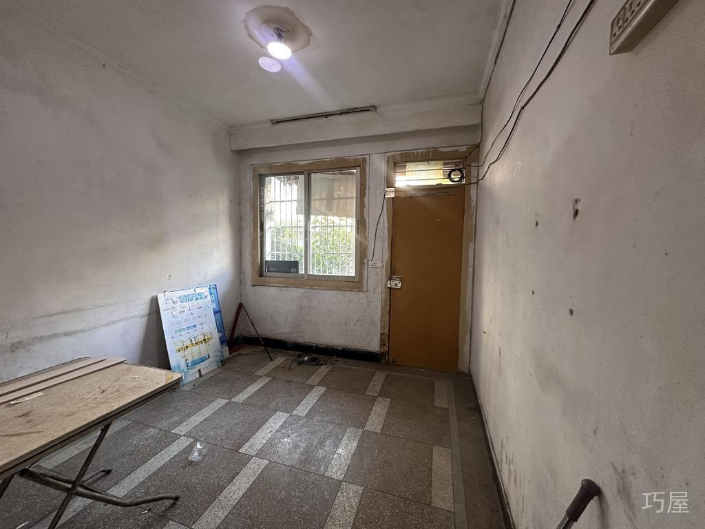 安平坊9号宿舍楼1楼 31平米108万